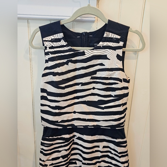 Hugo Boss Women Black Ivory Zebra Dress Size 2 Silk Cocktail Party $595 - Picture 3 of 12